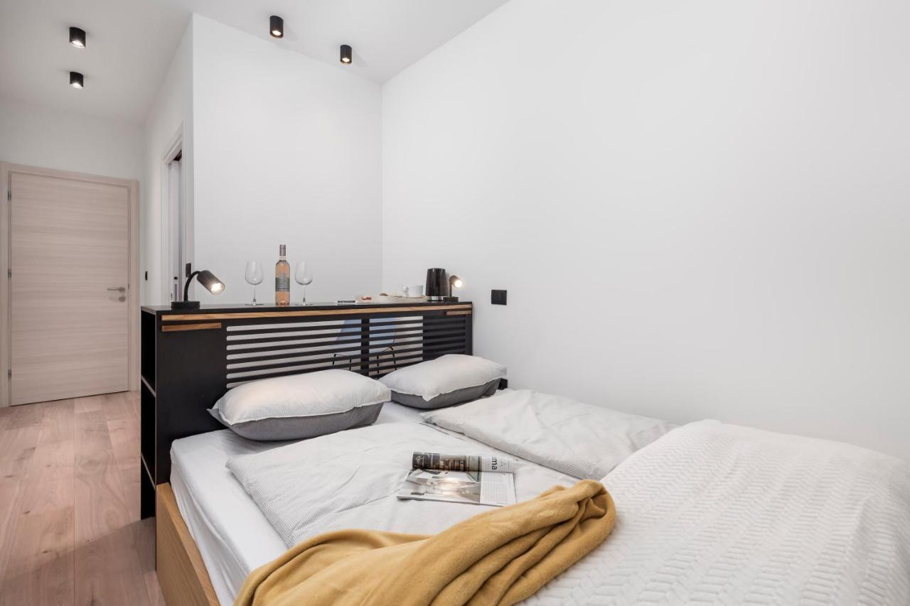 Deluxe Apartments & Rooms "In The Center" Rijeka Bagian luar foto