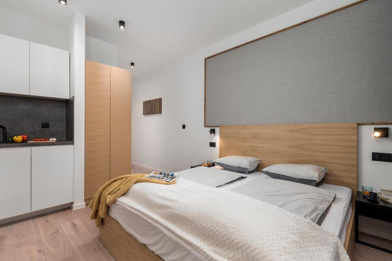 Deluxe Apartments & Rooms "In The Center" Rijeka Bagian luar foto